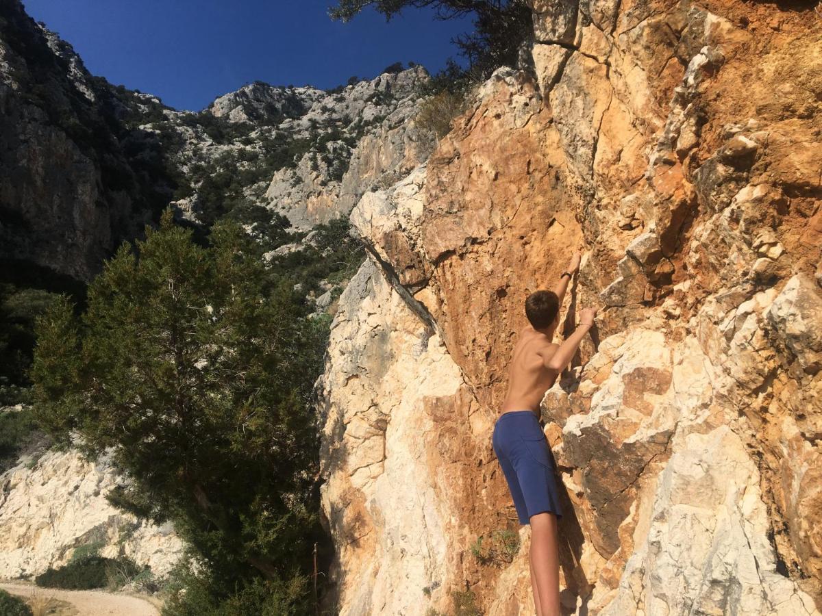 Cav Mameli Aparthotel Dorgali Luaran gambar